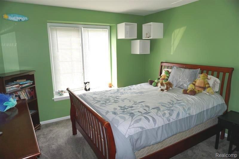 30880 Country Ridge Circle Farmington Hills, MI 48331 - Photo 28 of 37