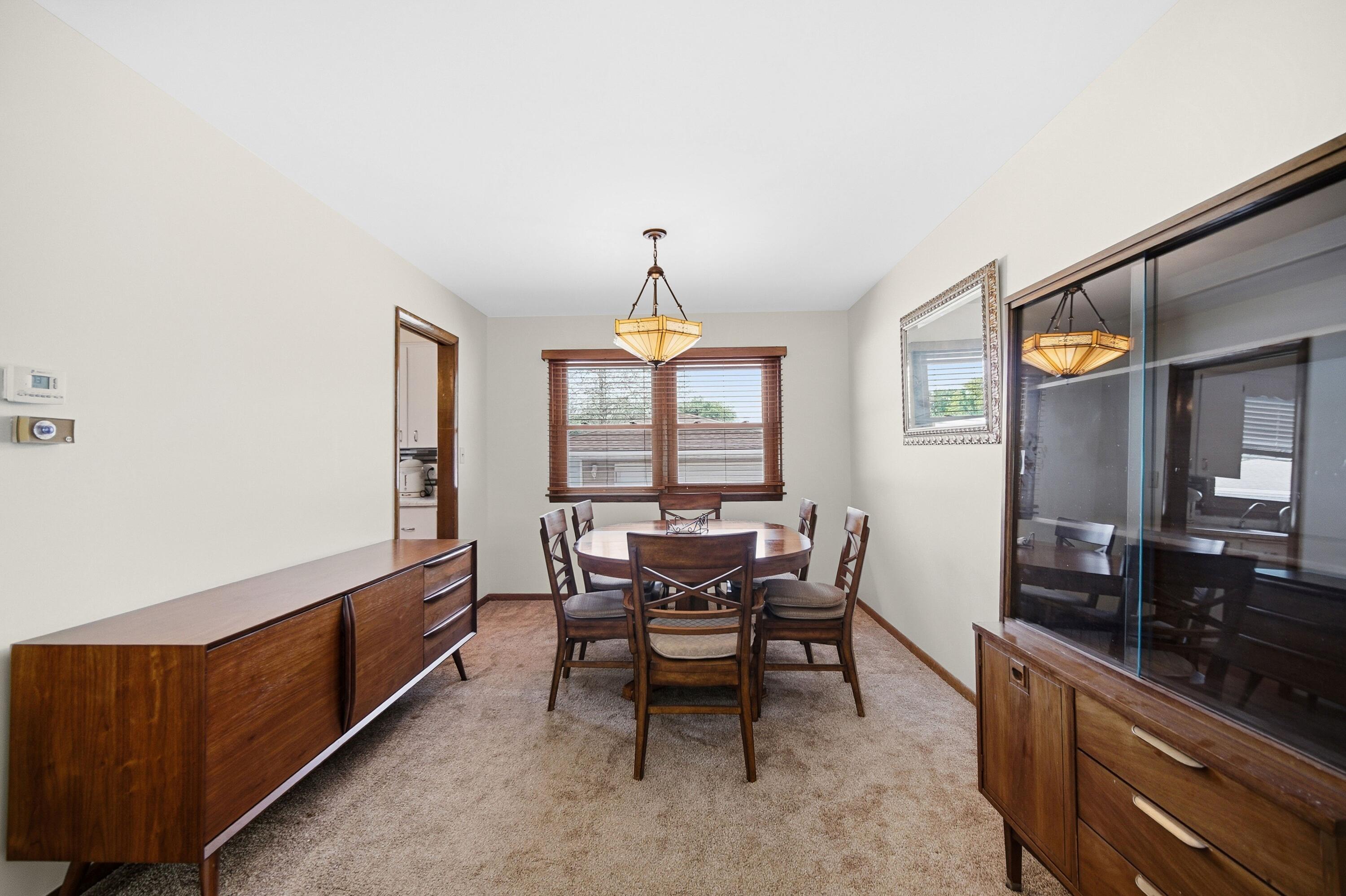519 Hickory Lane Munster, IN 46321 - Photo 4 of 19 3000x1998