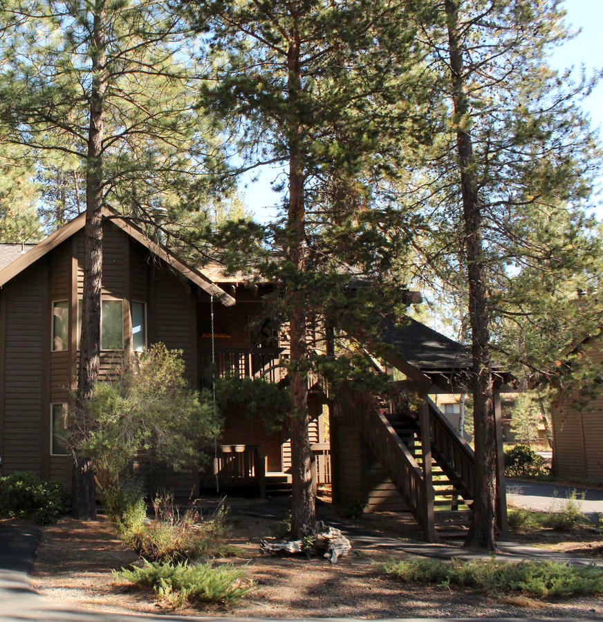 57326-12 Beaver Ridge Loop Sunriver, OR 97707 - Photo 1 of 24 1-Front-R12