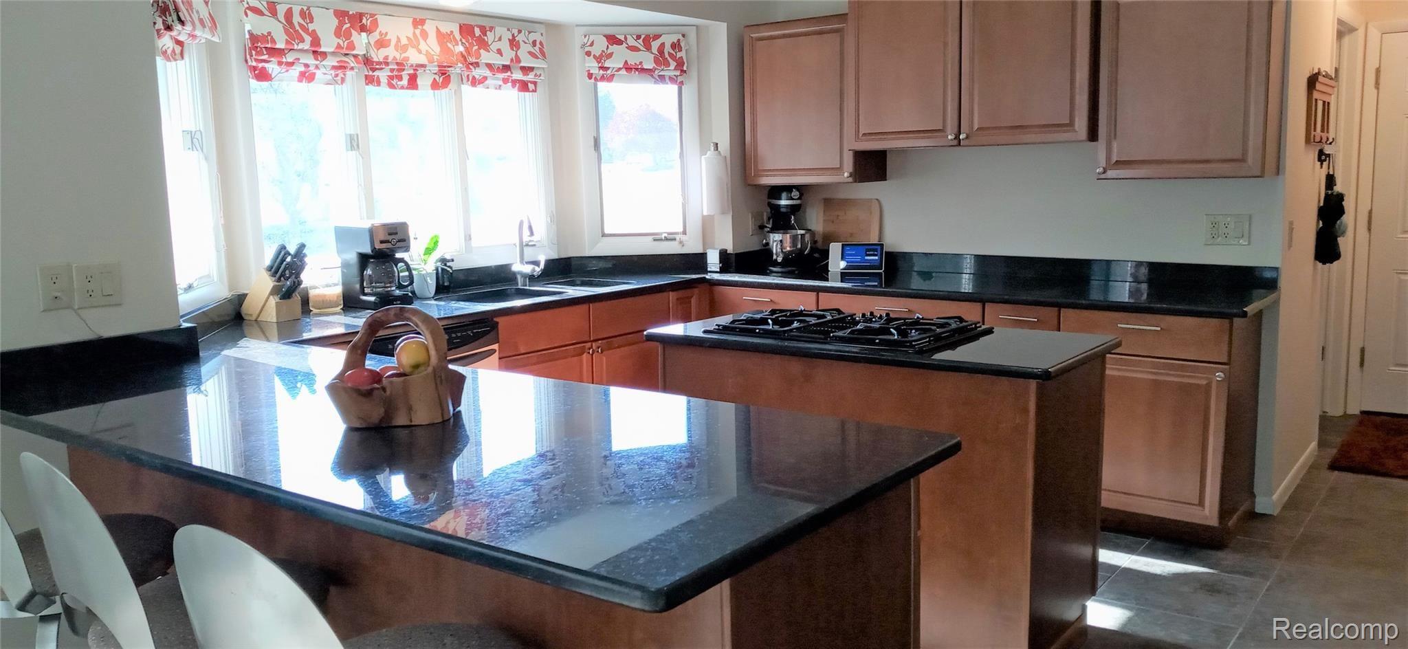 30851 Country Ridge Circle Farmington, MI 48331 - Photo 7 of 25 07.jpg