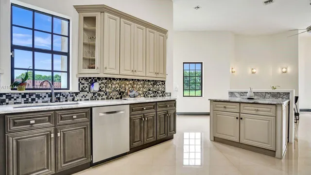 $2,295,000 | 3311 Southwest 118th Terrace, Davie, FL 33330