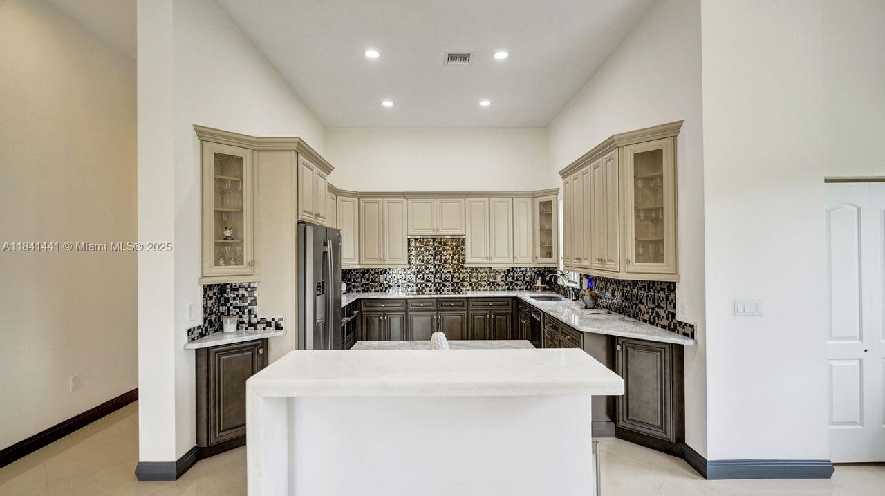 3311 Southwest 118th Terrace Davie, FL 33330 - Photo 18 of 95