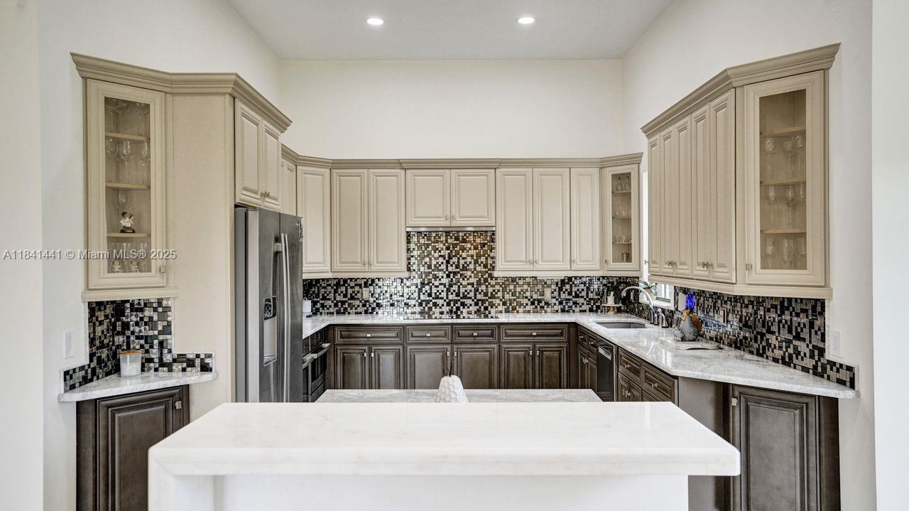 3311 Southwest 118th Terrace Davie, FL 33330 - Photo 19 of 95