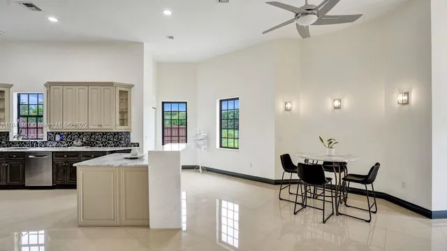 $2,295,000 | 3311 Southwest 118th Terrace, Davie, FL 33330