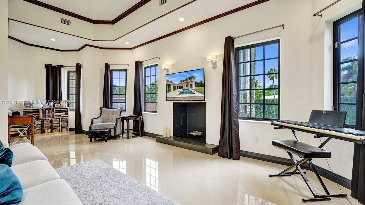 3311 Southwest 118th Terrace Davie, FL 33330 - Photo 28 of 95 a living room with furniture