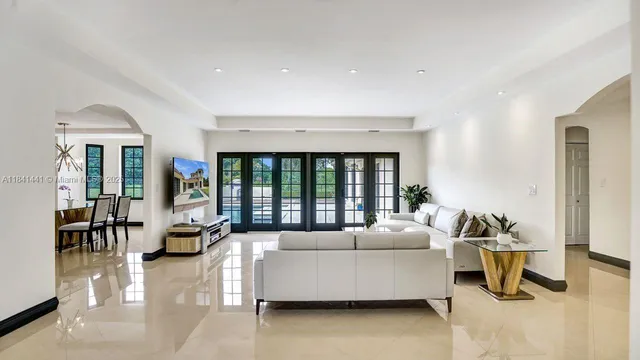 $2,295,000 | 3311 Southwest 118th Terrace, Davie, FL 33330
