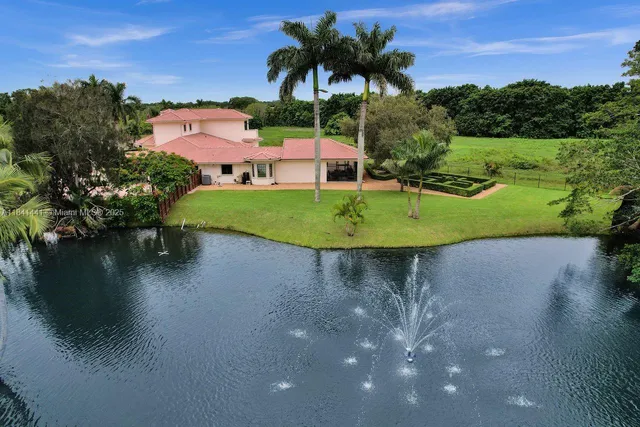 $2,295,000 | 3311 Southwest 118th Terrace, Davie, FL 33330
