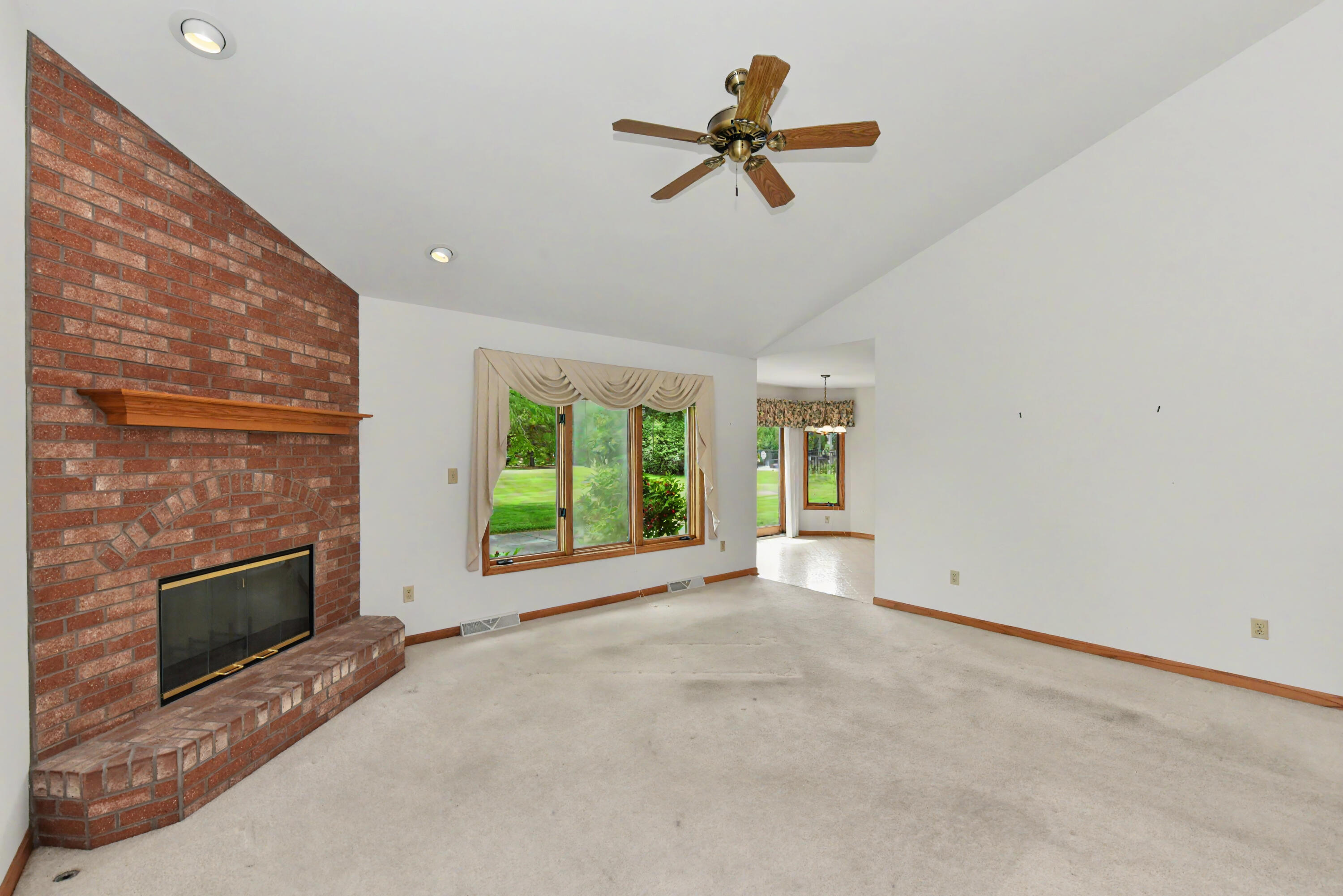 N22W26761 Shooting Star Road Pewaukee, WI 53072 - Photo 7 of 47 DSC_8199