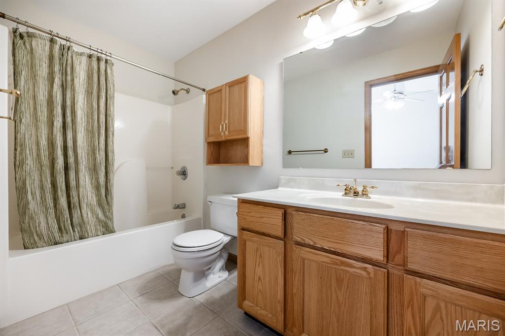 916 Crosswinds Drive Belleville, IL 62221 - Photo 14 of 31