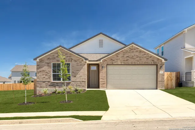 $439,999 | 7317 Walkers Loop, Live Oak, TX 78233
