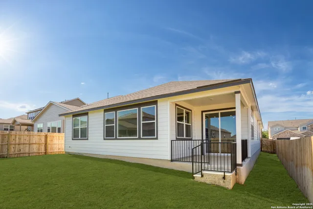 $439,999 | 7317 Walkers Loop, Live Oak, TX 78233