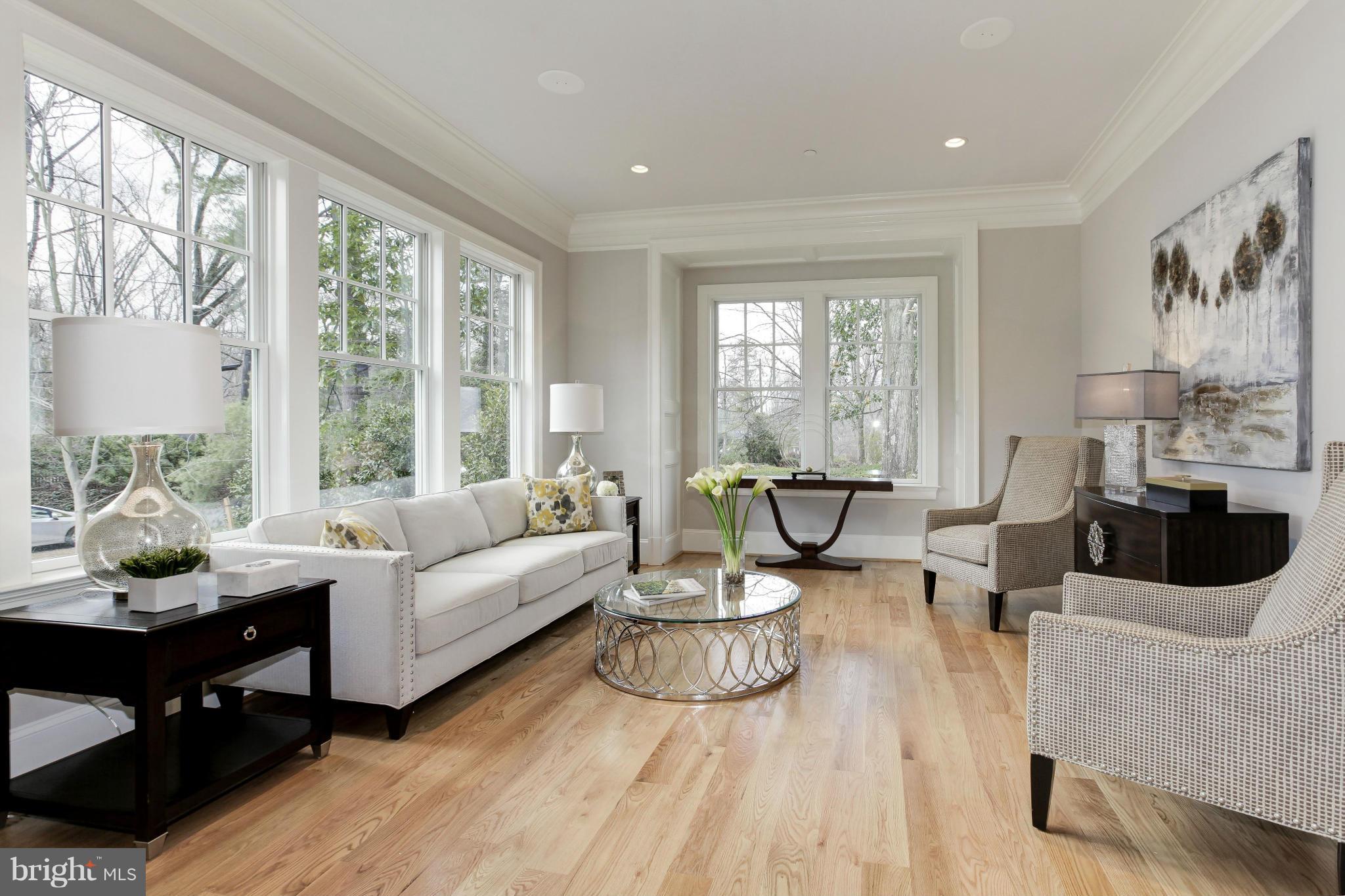 9502 Brooke Drive Bethesda, MD 20817 - Photo 5 of 30 Living Room