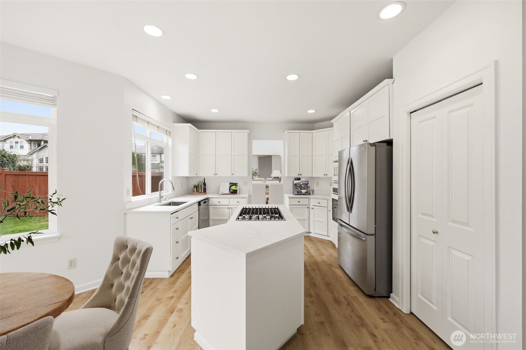 2005 Northeast 35th Place Renton, WA 98056 - Photo 8 of 27