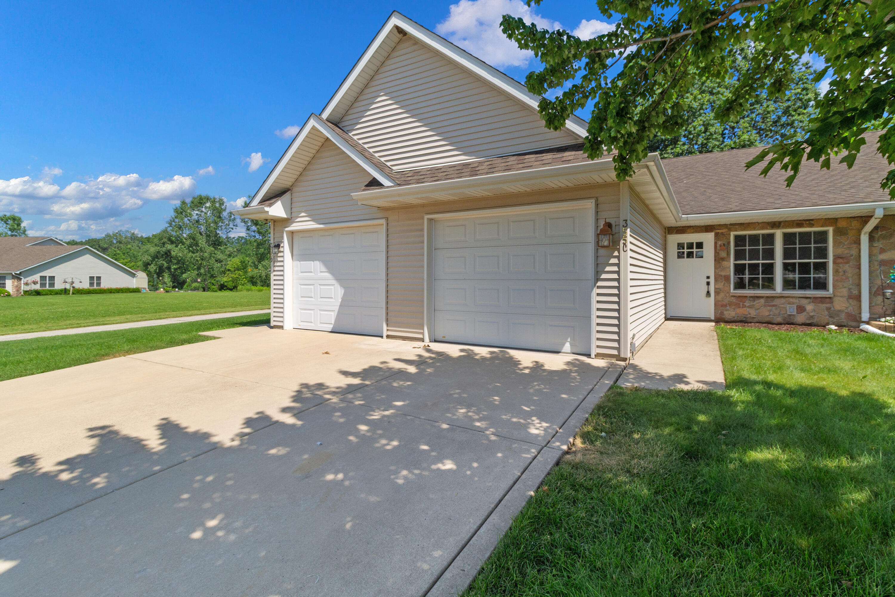 355 South Boo Road Chesterton, IN 46304 - Photo 3 of 24 3000x2000