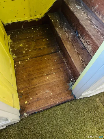 a view of an outdoor space