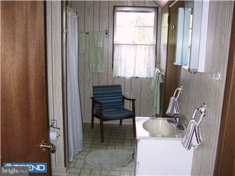 536 South Old Middletown Road Media, PA 19063 - Photo 7 of 9 Bathroom