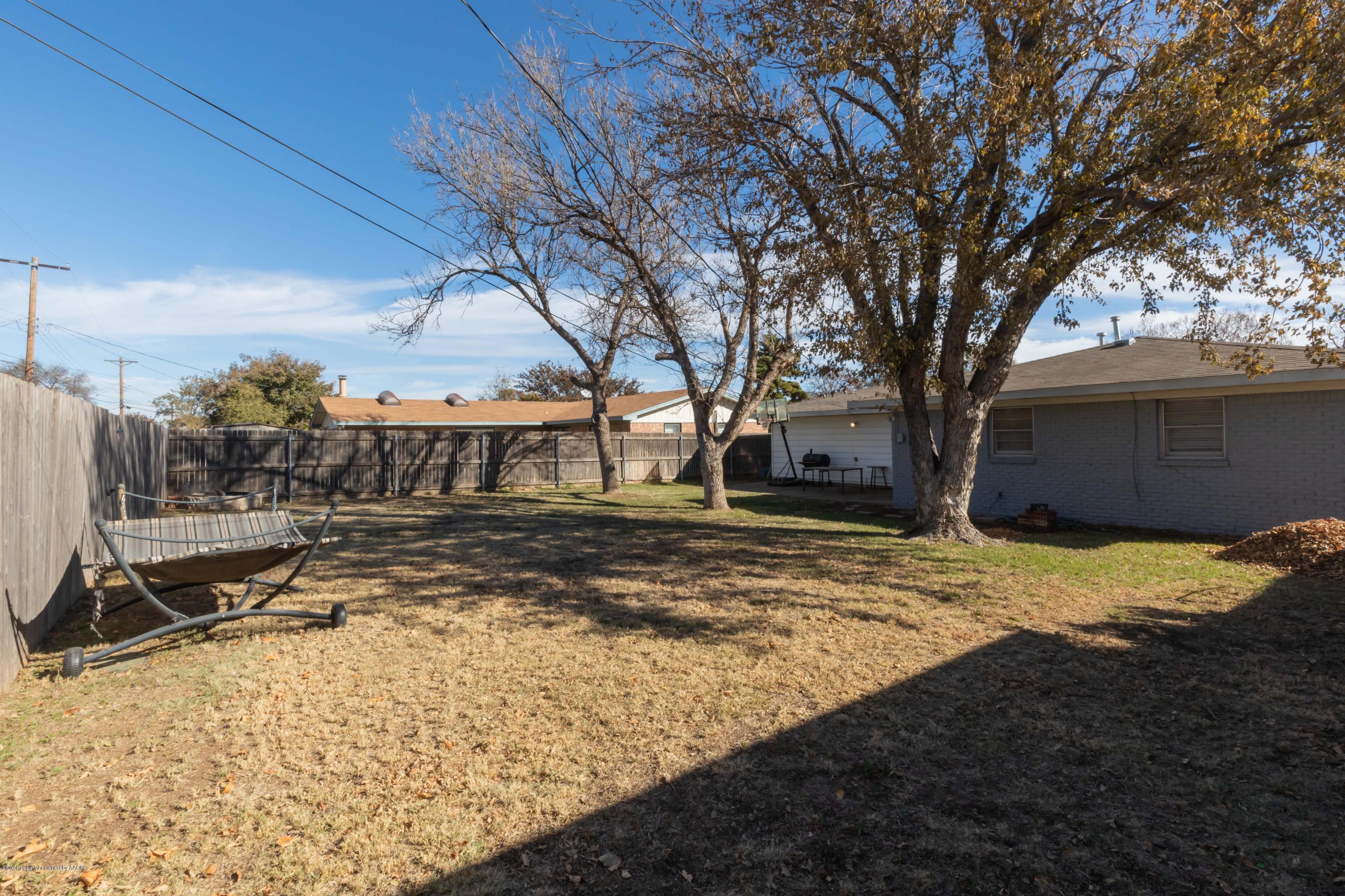 4712 South Bryan Street Amarillo, TX 79110 - Photo 36 of 36 a view of a yard with snow on the road
