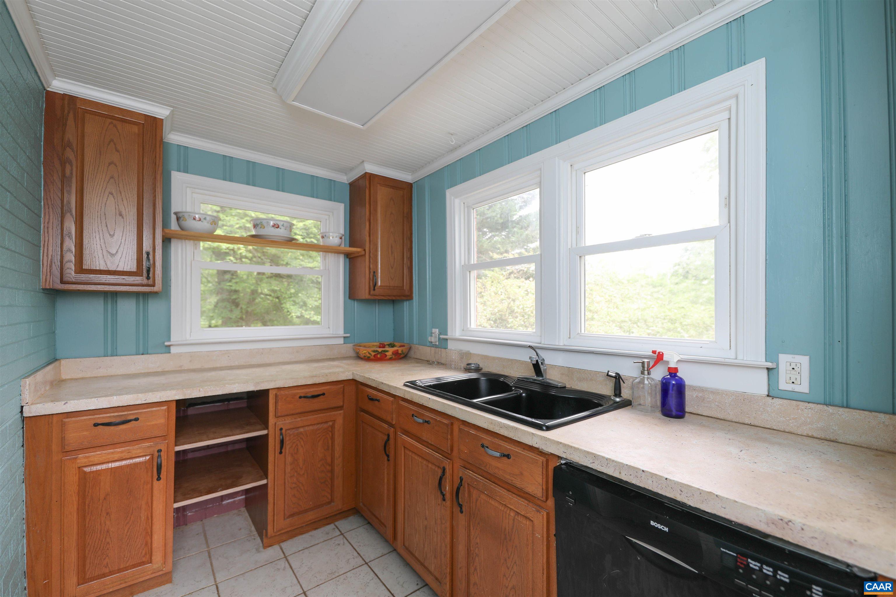 2659 Scottsville Road Charlottesville, VA 22902 - Photo 11 of 40 Gallery Image 11