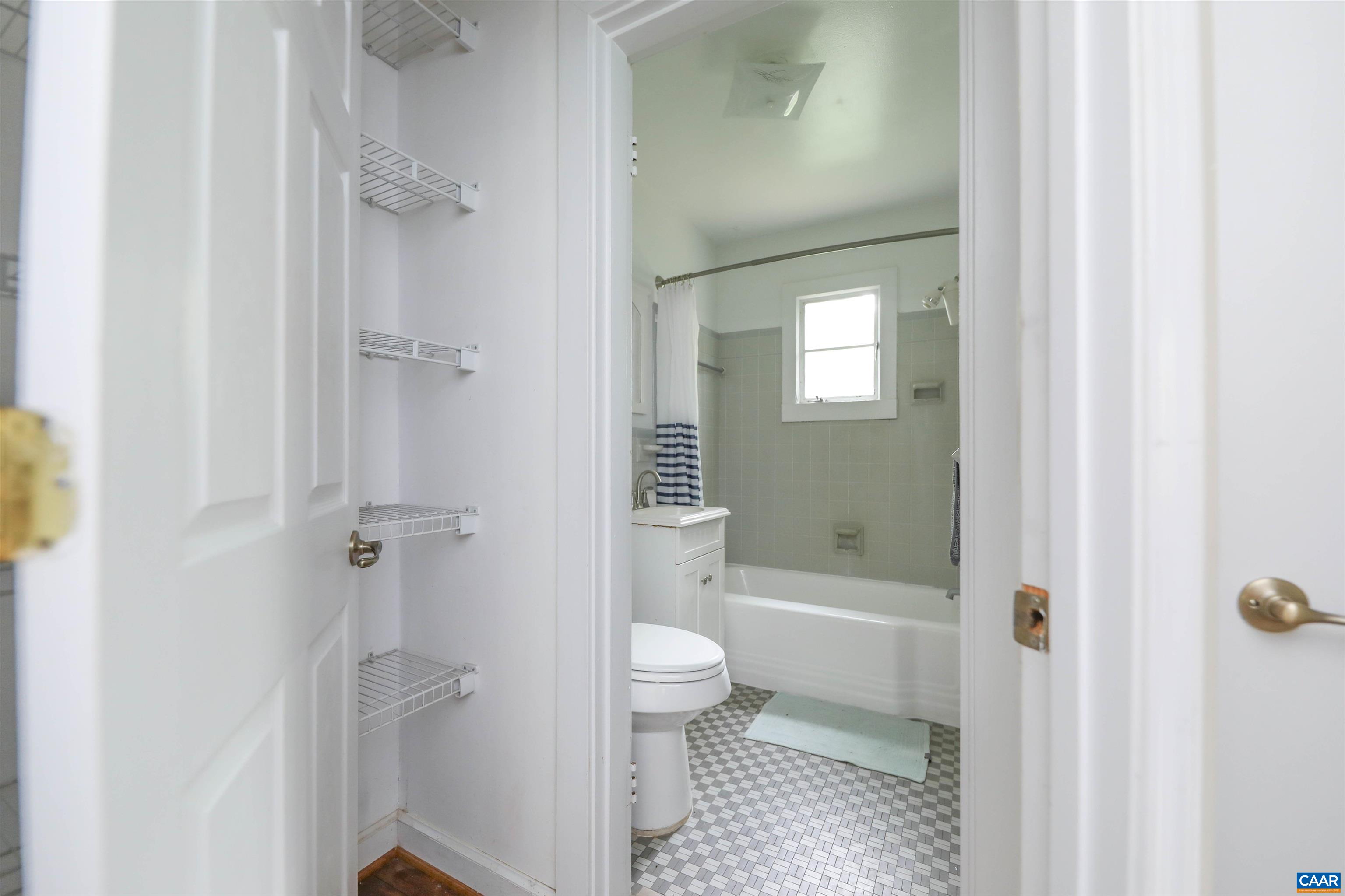 2659 Scottsville Road Charlottesville, VA 22902 - Photo 22 of 40 FULL BATHROOM