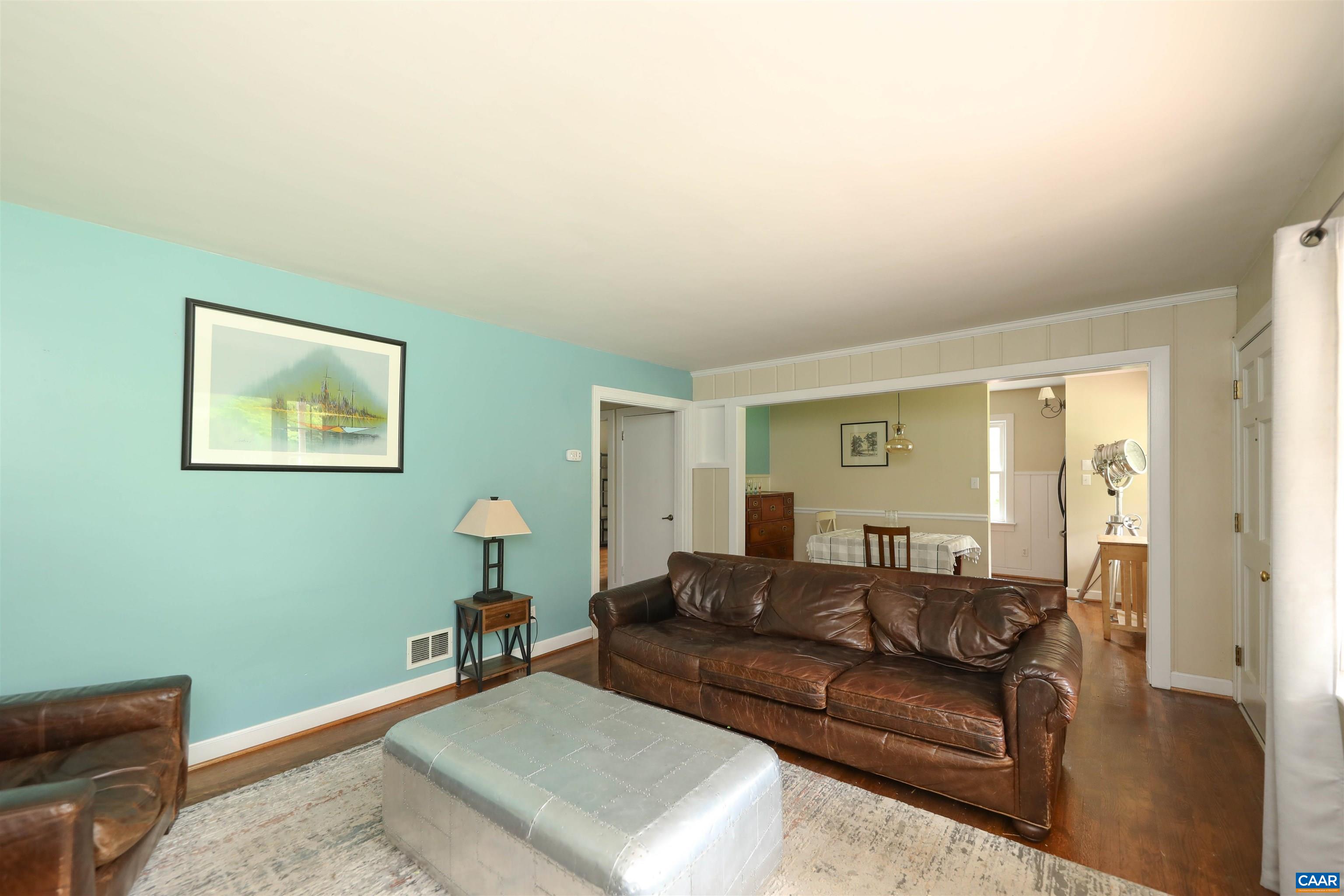 2659 Scottsville Road Charlottesville, VA 22902 - Photo 6 of 40 LIVING ROOM