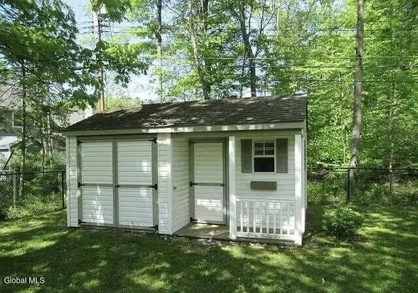 $399,000 | 57 Brockley Drive, Bethlehem, NY 12054