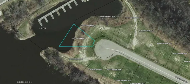 $59,900 | 516 Swan River Drive, Benton Harbor, MI 49022