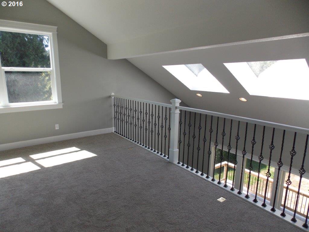 25885 South Springwater Road Estacada, OR 97023 - Photo 3 of 10