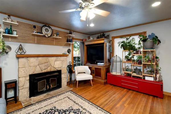 $1,950 | 415 A Marietta Street, Denton, TX 76201