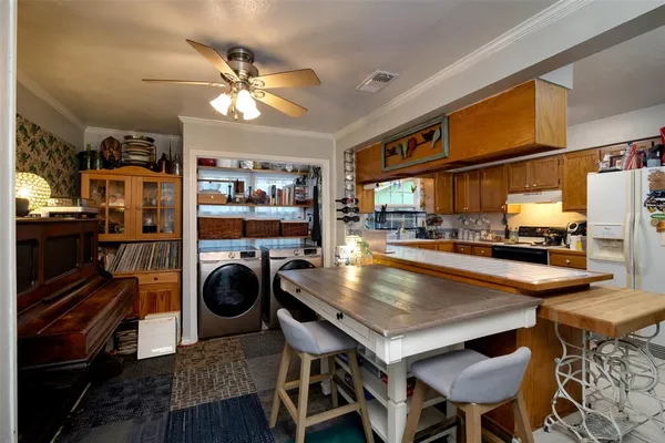 $1,950 | 415 A Marietta Street, Denton, TX 76201