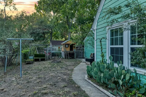 $1,950 | 415 A Marietta Street, Denton, TX 76201