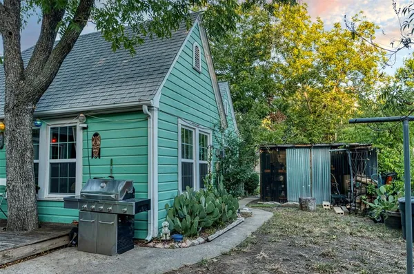 $1,950 | 415 A Marietta Street, Denton, TX 76201