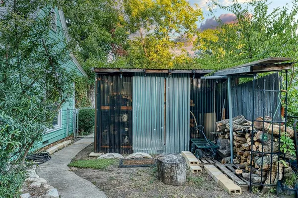 $1,950 | 415 A Marietta Street, Denton, TX 76201