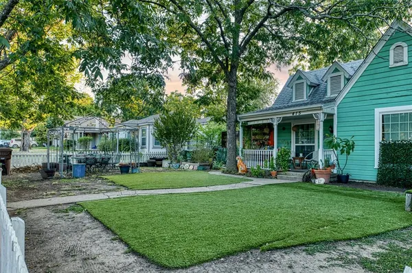 $1,950 | 415 A Marietta Street, Denton, TX 76201