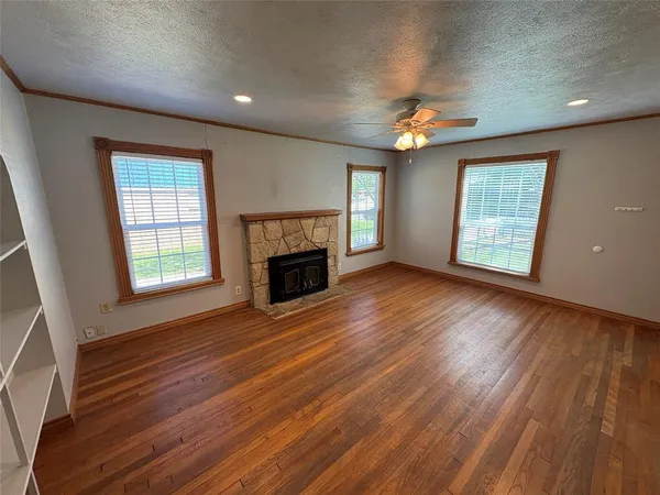 $1,950 | 415 A Marietta Street, Denton, TX 76201