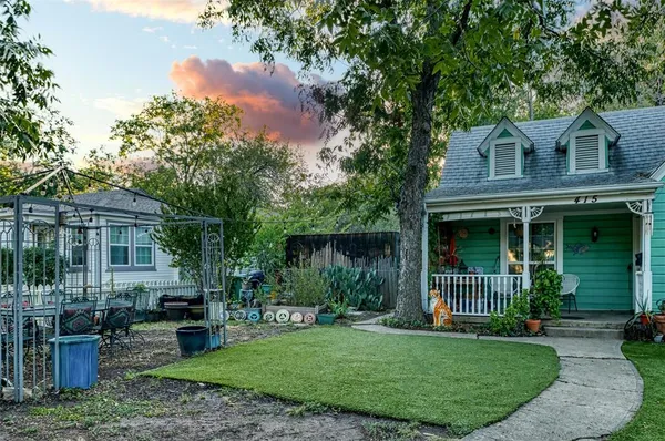 $1,950 | 415 A Marietta Street, Denton, TX 76201