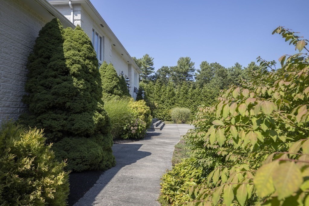 22 Dunham Road Freetown, MA 02702 - Photo 33 of 34