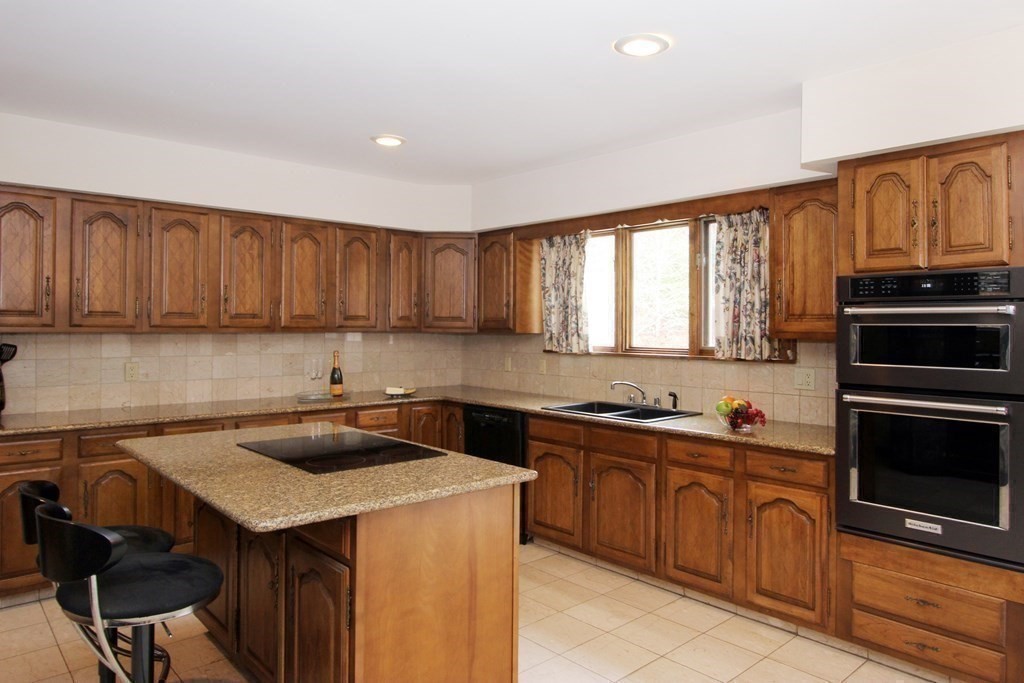 22 Dunham Road Freetown, MA 02702 - Photo 6 of 34