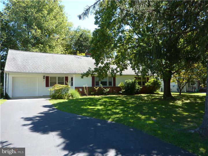 547 Cushmore Road Southampton, PA 18966 - Photo 1 of 18 Front Yard