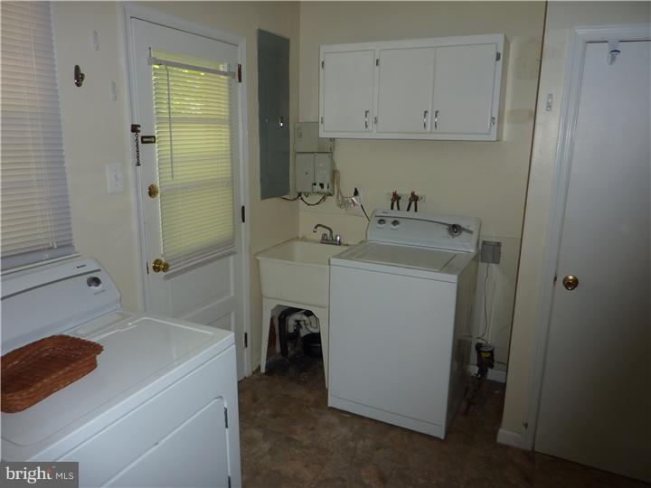547 Cushmore Road Southampton, PA 18966 - Photo 15 of 18 Laundry Room