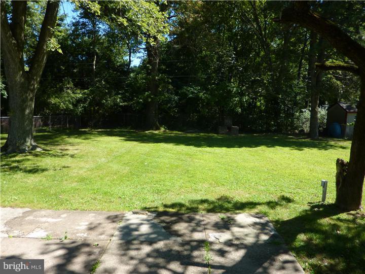 547 Cushmore Road Southampton, PA 18966 - Photo 16 of 18 Back Yard