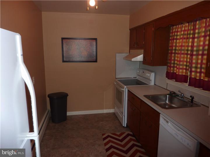 547 Cushmore Road Southampton, PA 18966 - Photo 7 of 18 Kitchen
