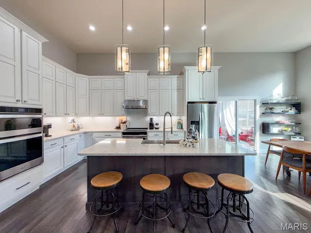 $629,900 | 1810 Gardina Drive, Festus, MO 63028