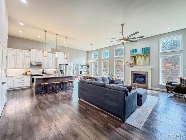 $629,900 | 1810 Gardina Drive, Festus, MO 63028