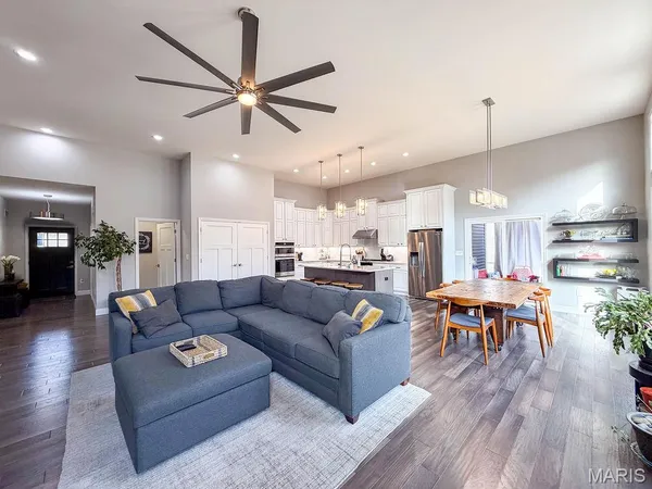 $629,900 | 1810 Gardina Drive, Festus, MO 63028