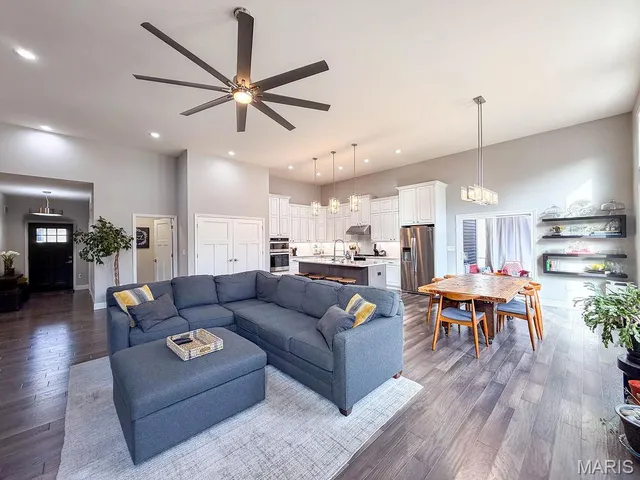 $629,900 | 1810 Gardina Drive, Festus, MO 63028