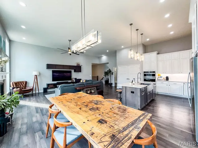 $629,900 | 1810 Gardina Drive, Festus, MO 63028