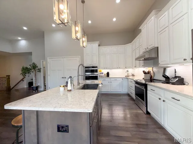 $629,900 | 1810 Gardina Drive, Festus, MO 63028