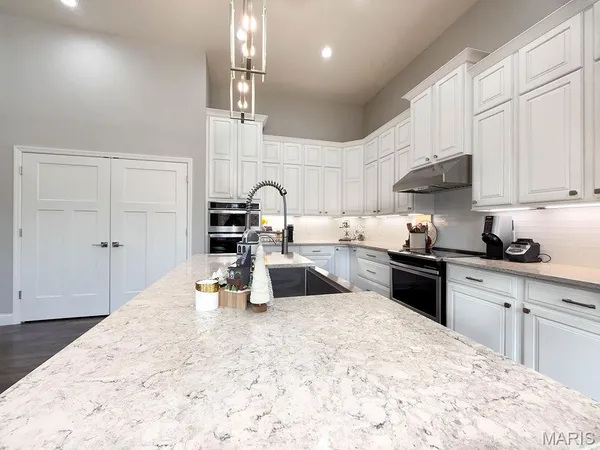 $629,900 | 1810 Gardina Drive, Festus, MO 63028