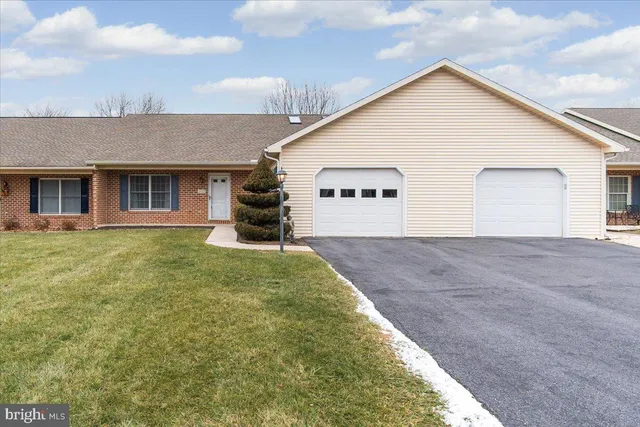 $275,000 | 3459 Glen Eagles Drive, Chambersburg, PA 17202