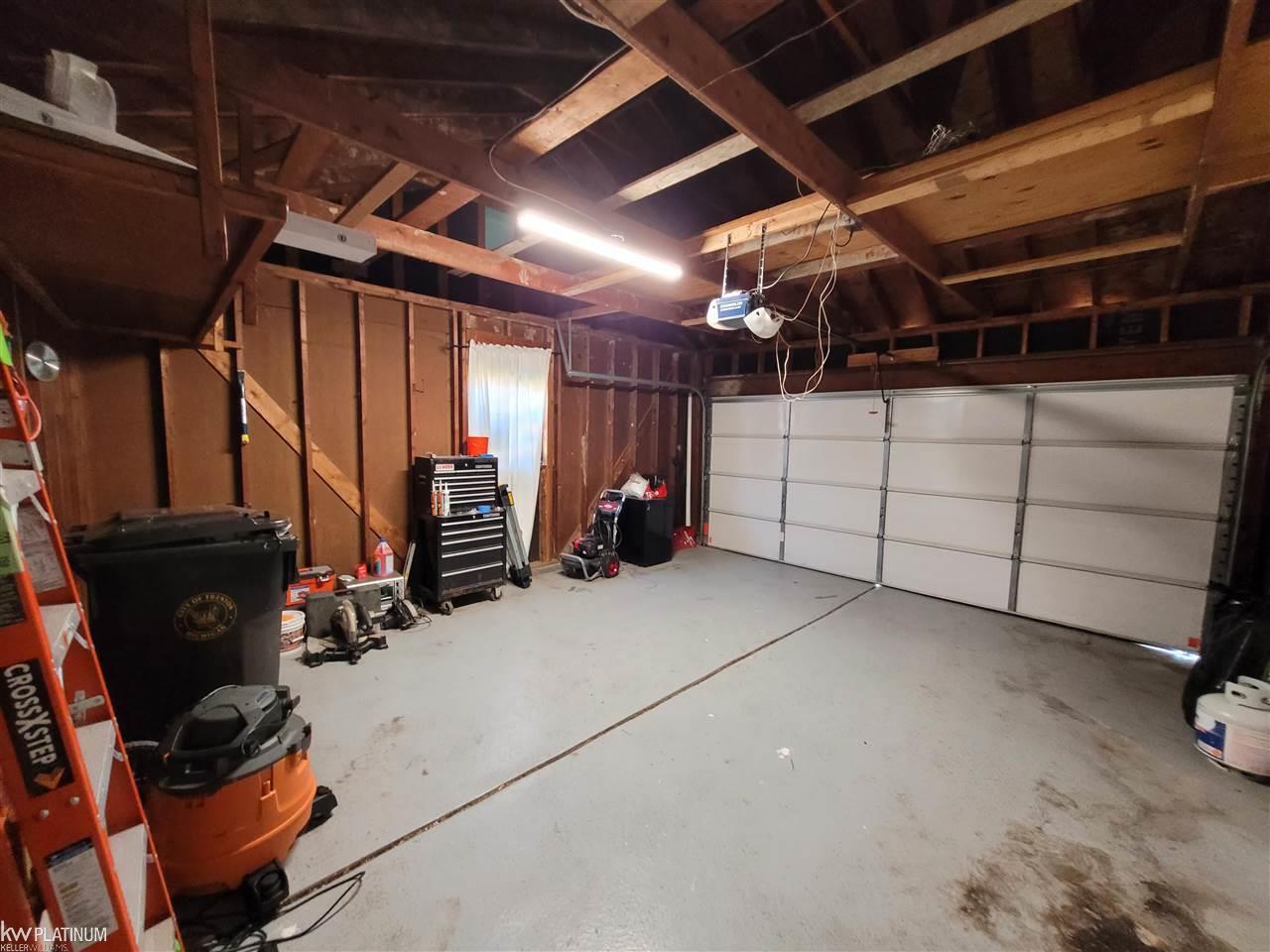 4794 Hillcrest Road Trenton, MI 48183 - Photo 30 of 33 50077142-29.JPG
